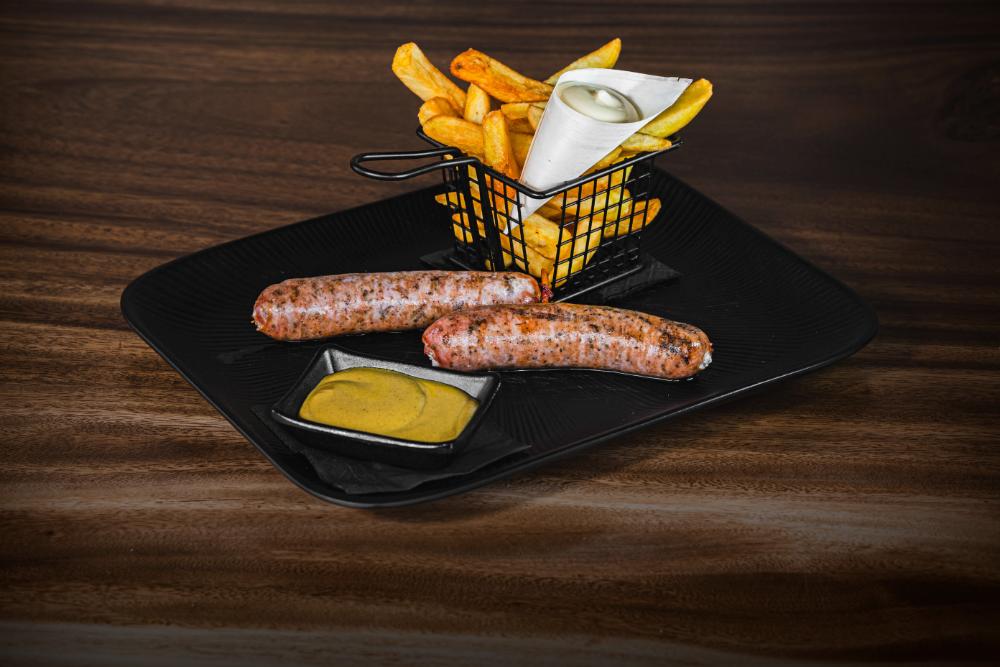 2x Grizzly’s garlic & Herb bratwurst – mustard