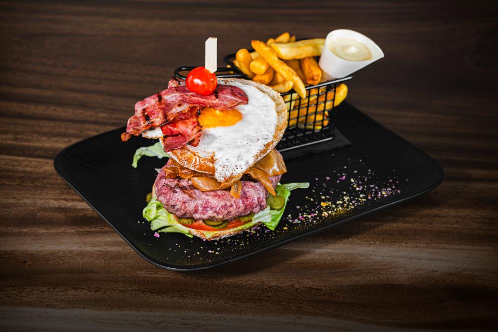Grizzly’s super burger