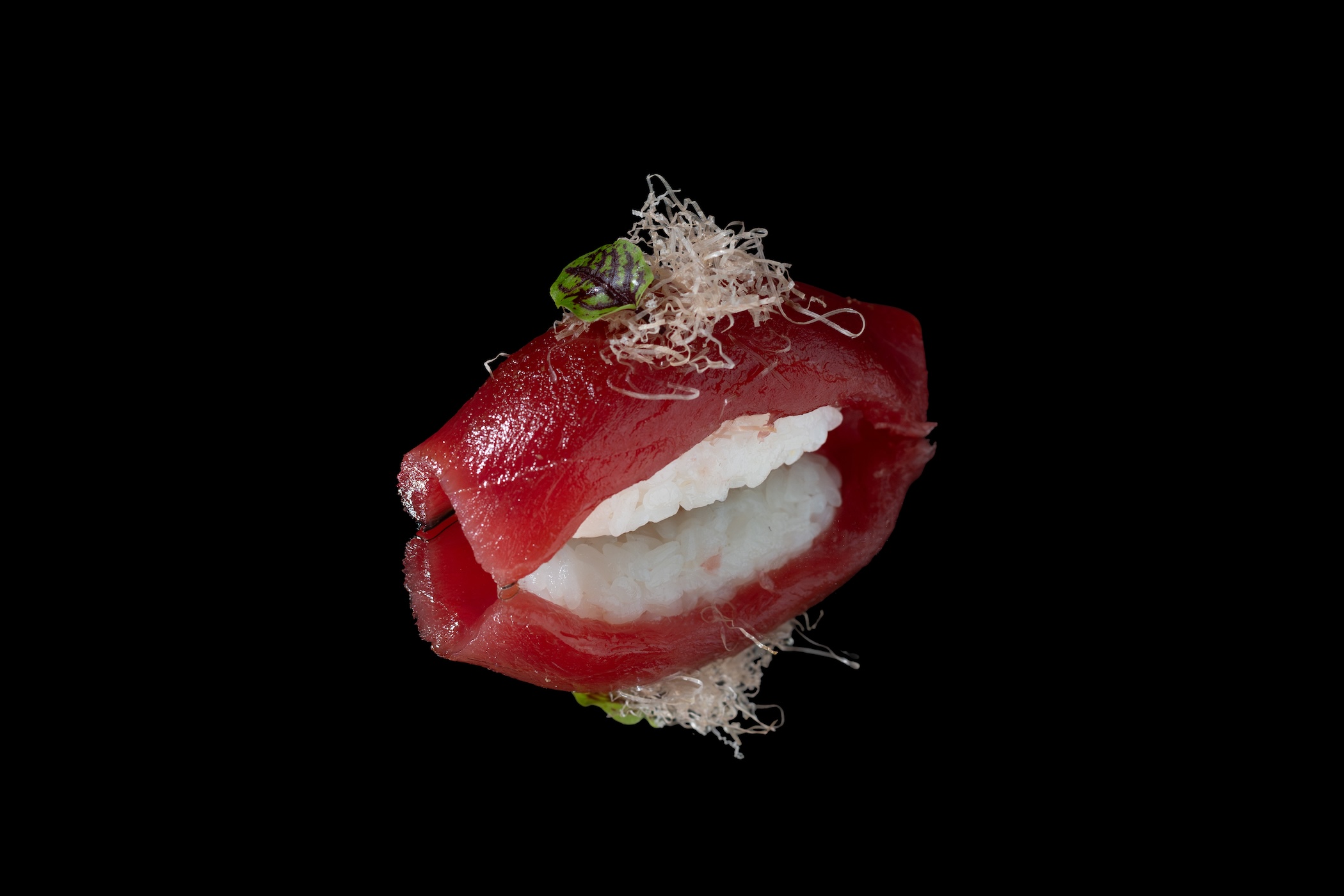 Tuna nigiri